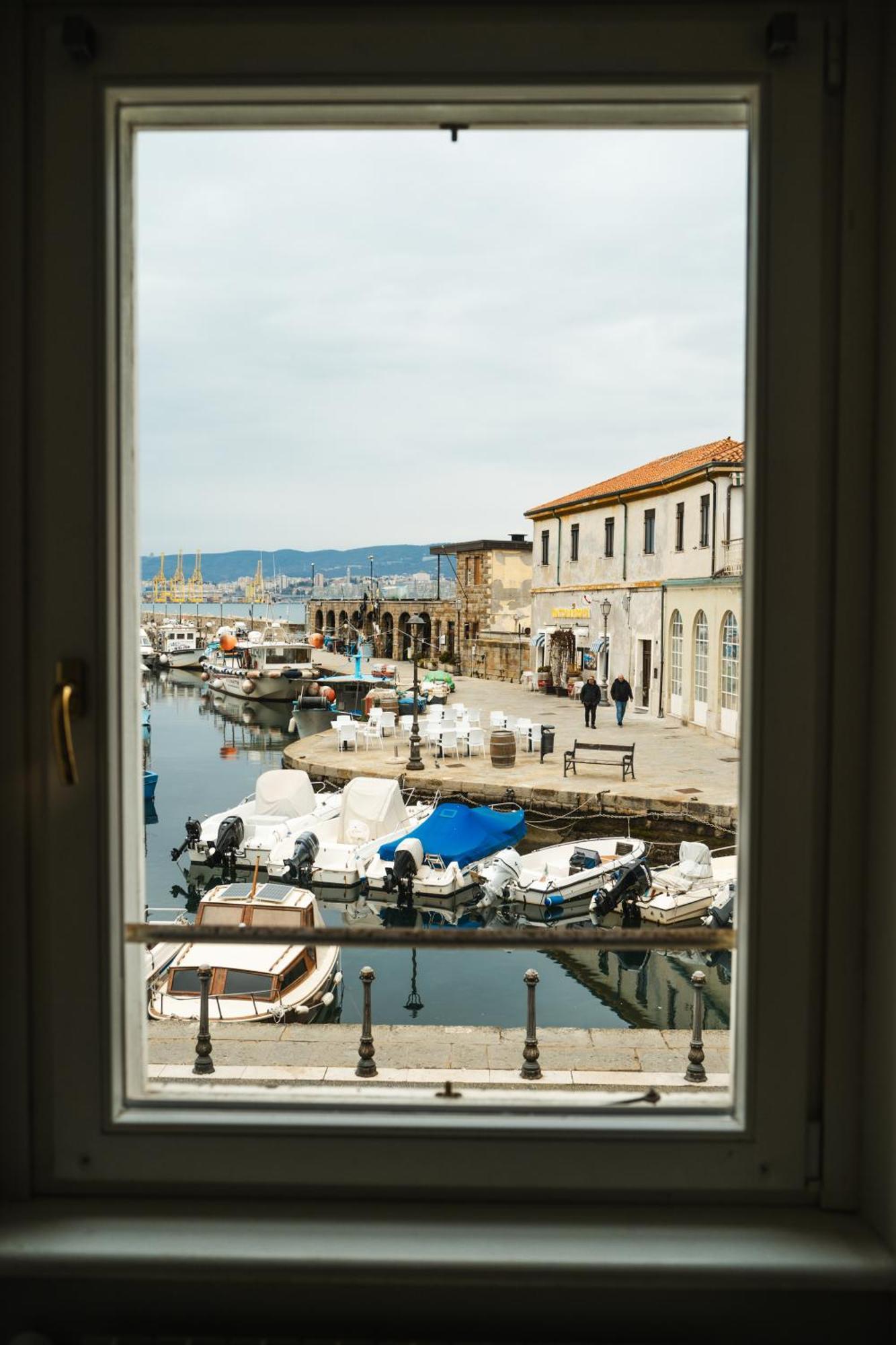Hurban Apartments Múggia Buitenkant foto